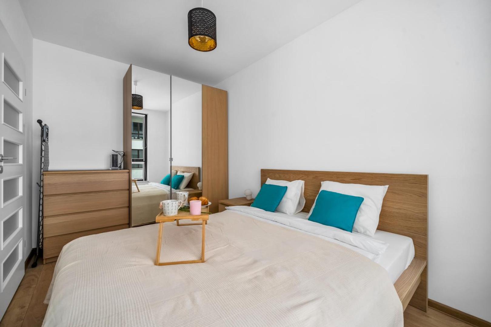 West - Location, Parking, Near Park By Rentujemy Apartament *