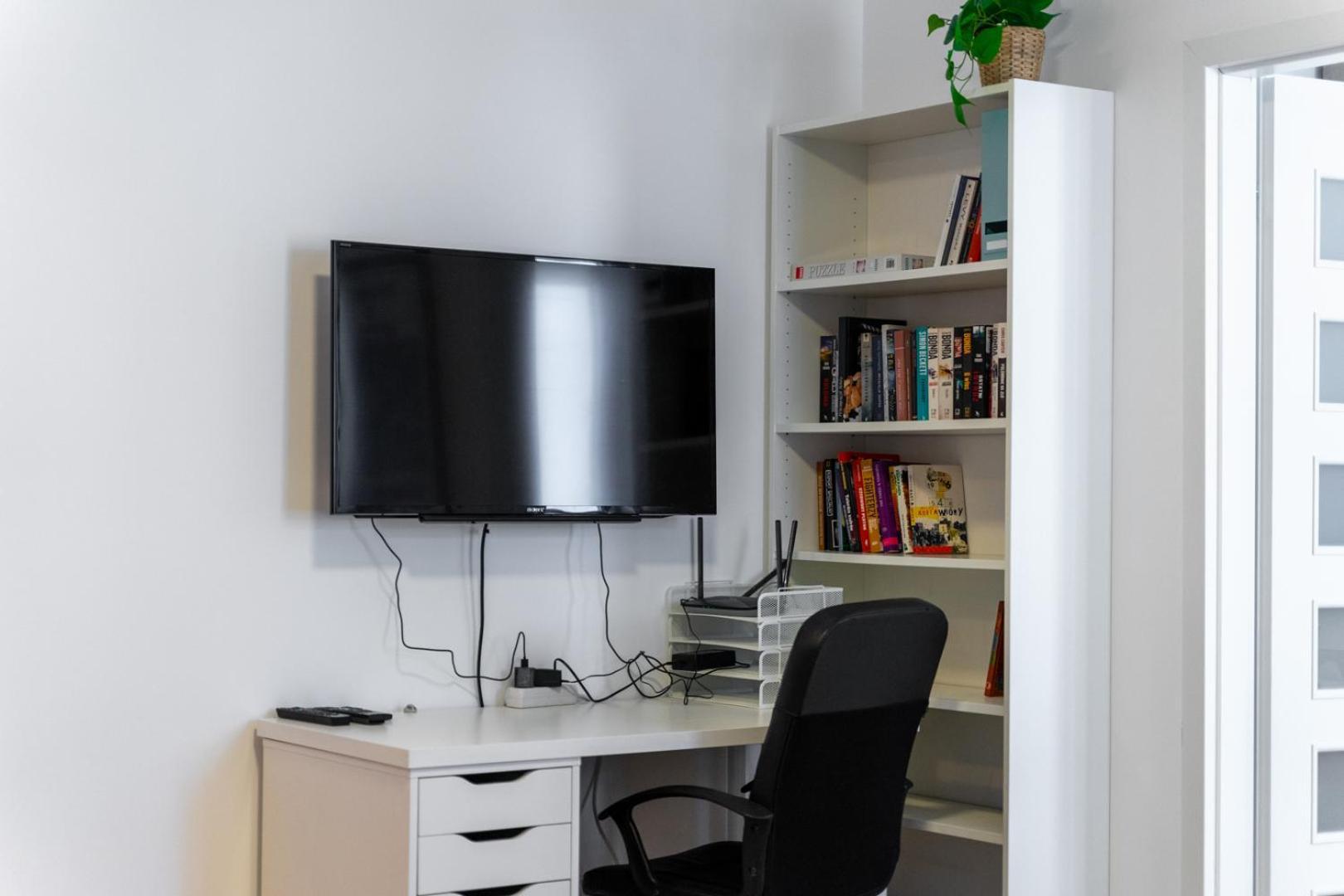 Apartament West - Location, Parking, Near Park By Rentujemy *