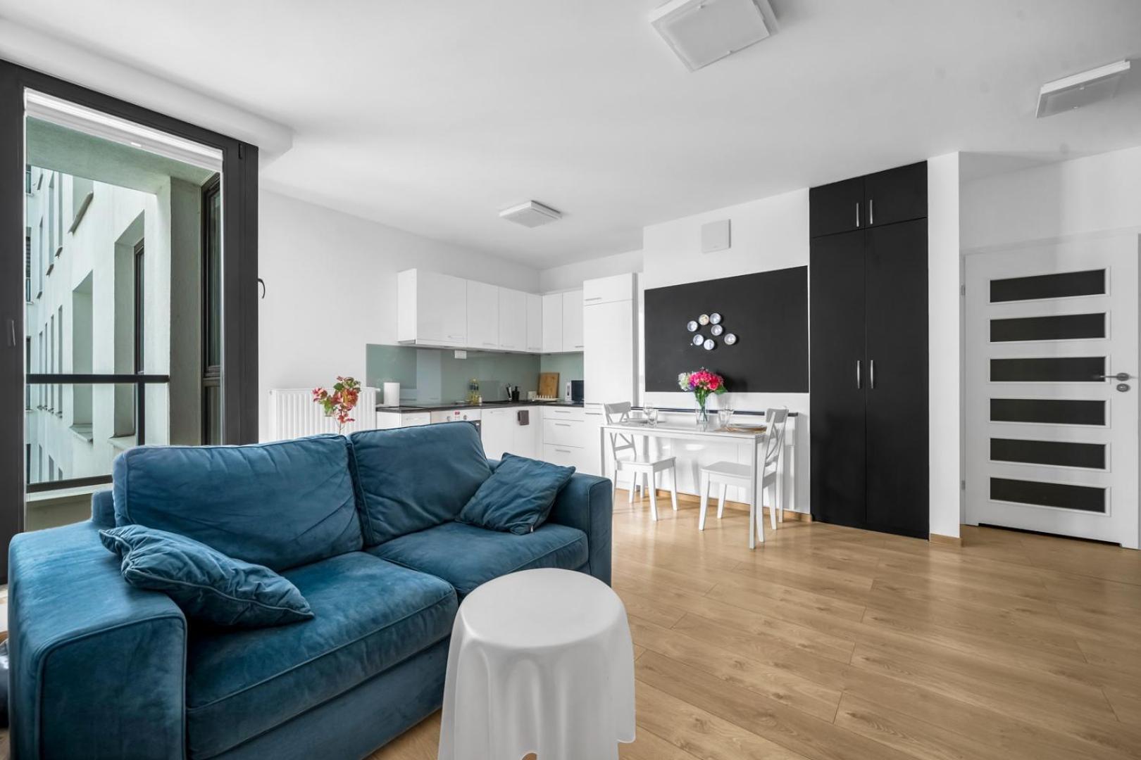 West - Location, Parking, Near Park By Rentujemy Apartment