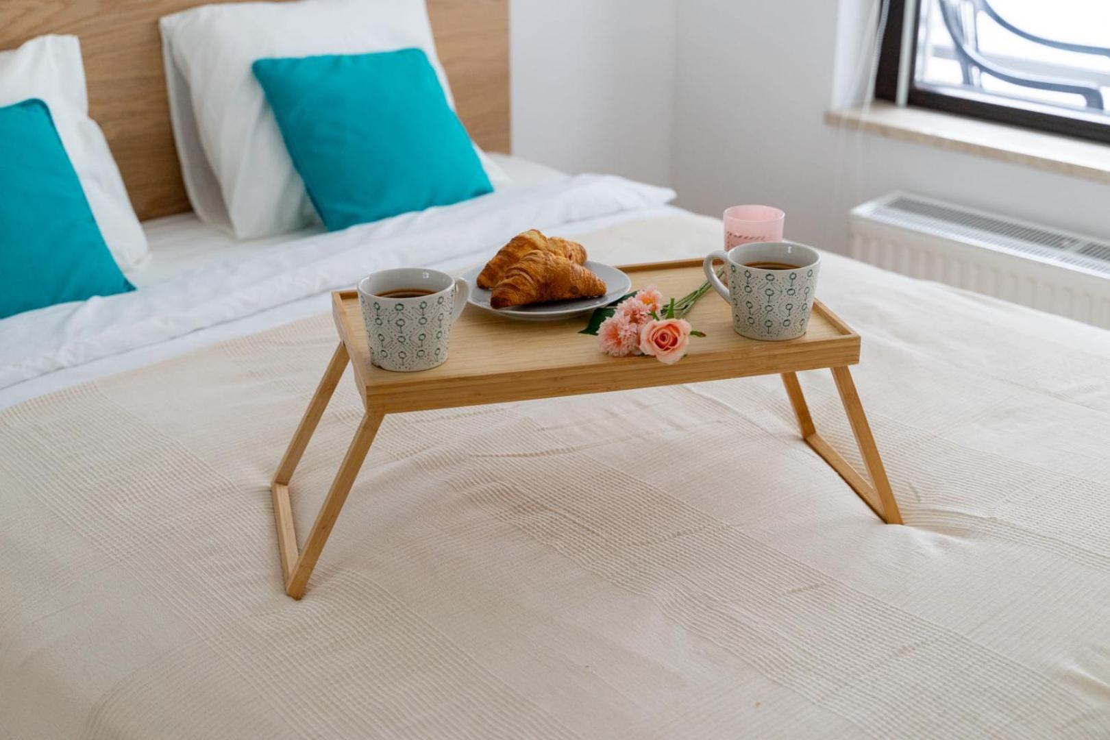 West - Location, Parking, Near Park By Rentujemy Apartment